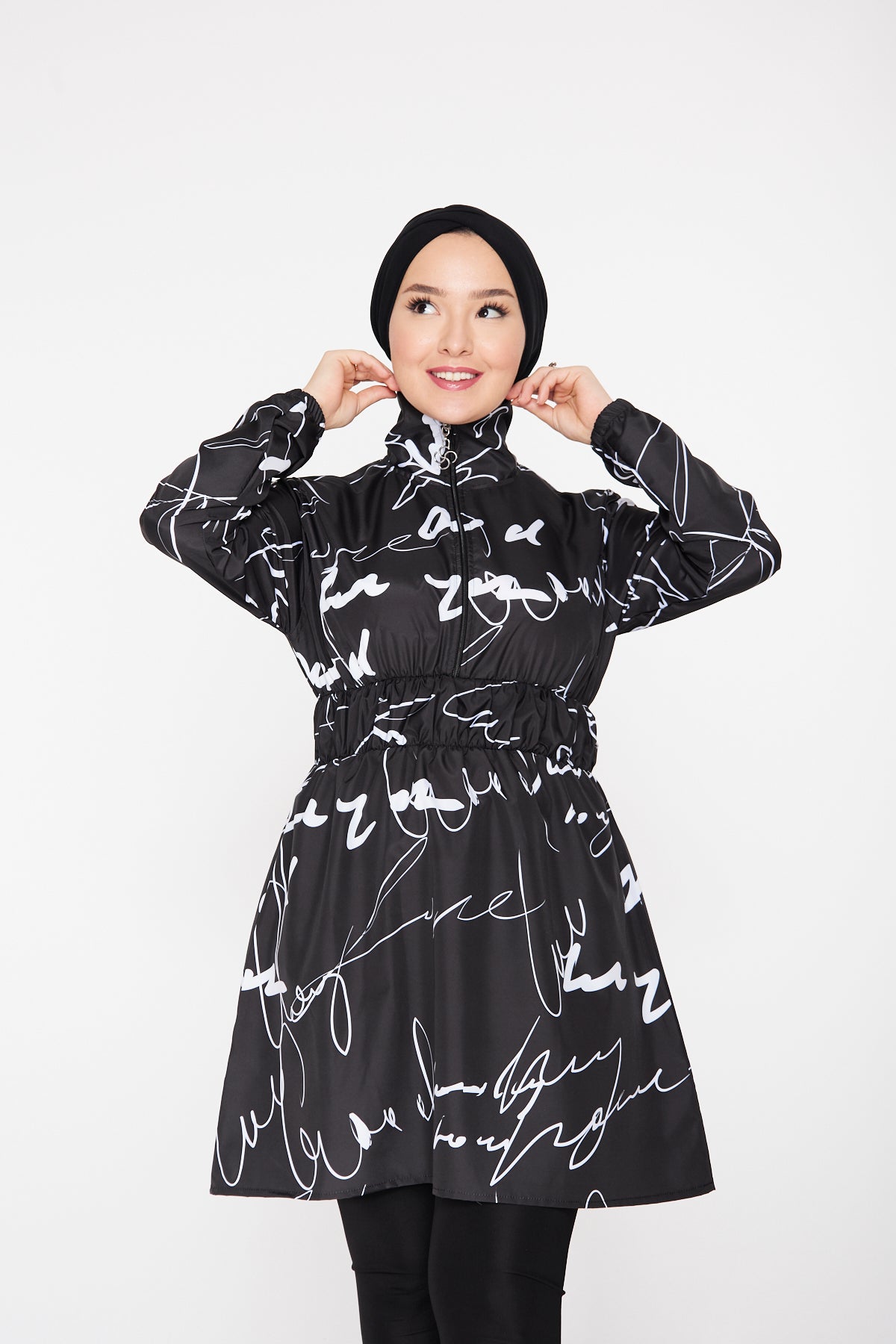 قطعة واحدة من ملابس السباحة ذات الياقة المدورة للحجاب